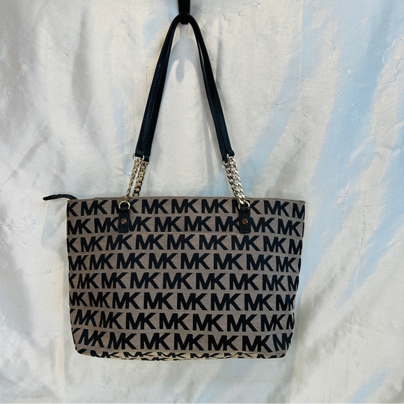 🔥LOW START!!! MICHAEL KORS JET SET SIGNATURE TOTE - Picture 3 of 15